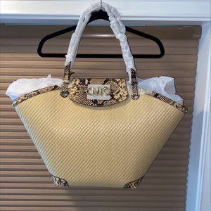 MICHAEL KORS-Izzy XL Fan Tote BRAND NEW WITH TAGS!!